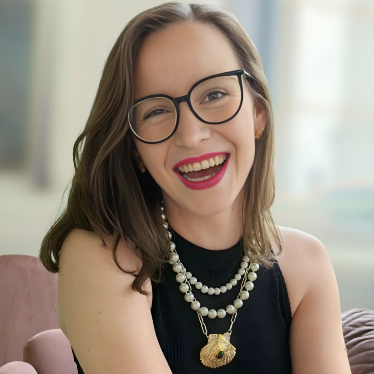 Biżuteria wizerunkowa w biznesie: jak świadomie wyrażać swoją siłę