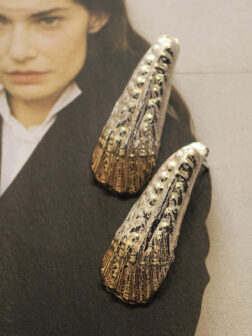 kolczyki wydłużające twarz - analiza kształtu twarzy