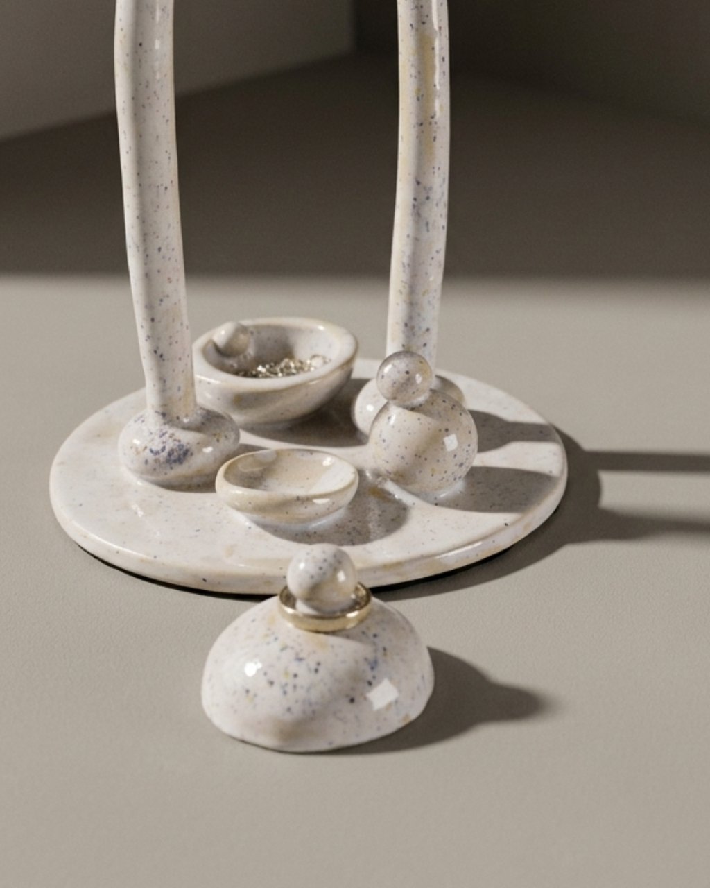 Ceramiczny stojak na biżuterię 2 Ceramiczny stojak na biżuterię - obrazek 2